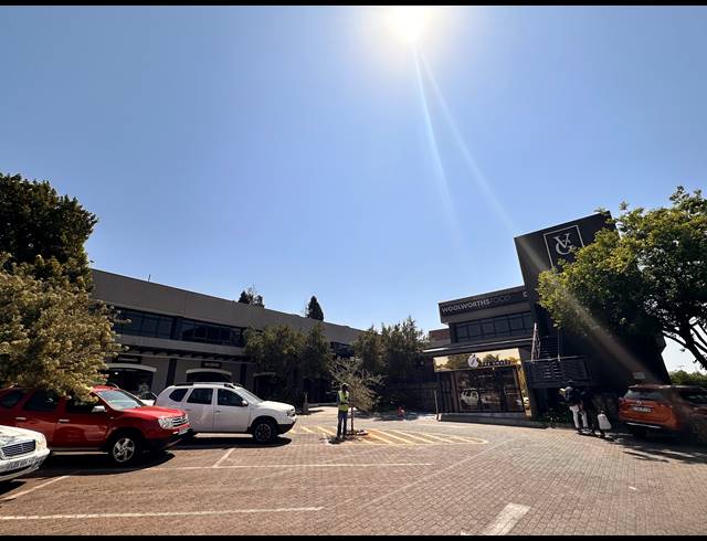 238M² OFFICE TO LET IN GREENSIDE